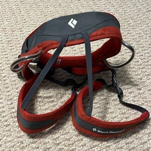 Black diamond kids climbing harness one size 22-27”